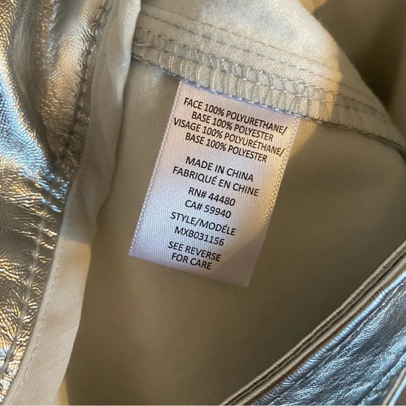 Love, Fire Women's Silver Skirt Juniors Faux Leather Metallic Silver Mini Skirt - Picture 5 of 5